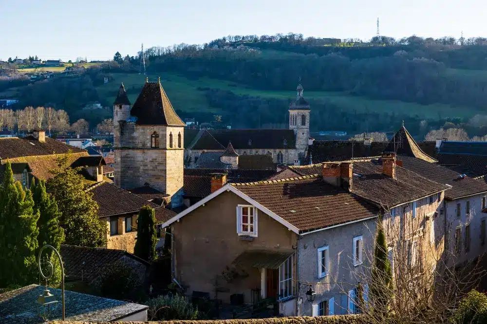 Vue panoramique sur le centre historique de Figeac depuis la place du Puy.